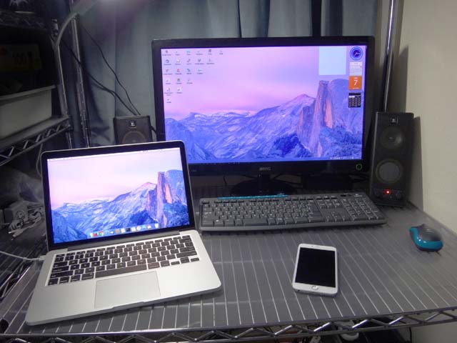 実際の Mac・PC の並べ方