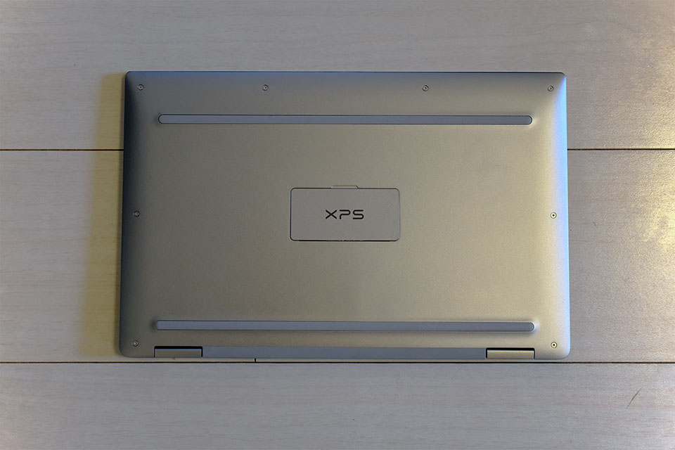 XPS の裏面