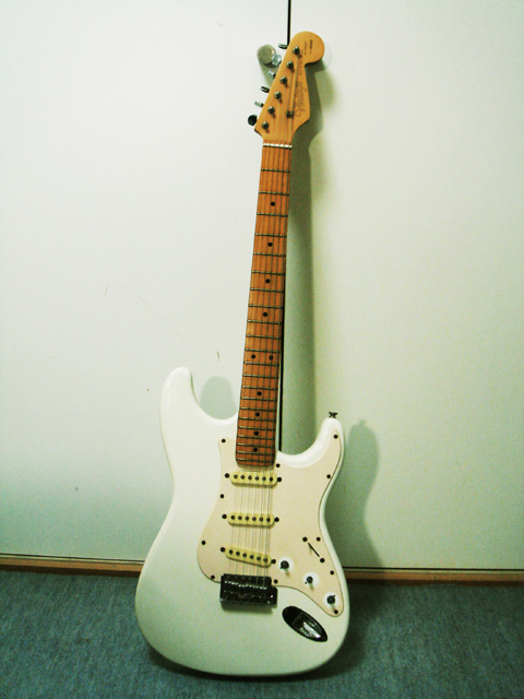 Vintage Stratocaster Model 03 (2010-01-07 撮影)